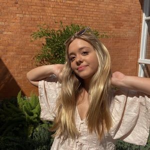 Meet your Posher, Vivi